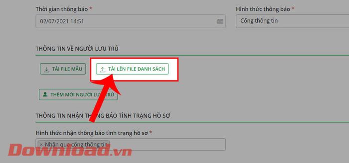 Nhấn vào nút Tải lên file danh sách