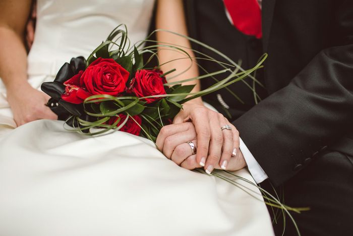 Khi mời cưới, chỉ nên mời những người thực sự thân thiết đến chia vui, đừng suy tính lời lỗ có được không? - Ảnh minh họa: UNPLASH