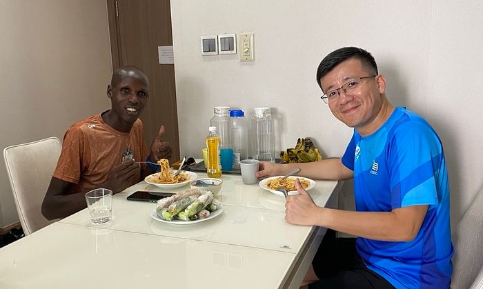 Mối quan hệ đặc biệt giữa hai vận động viên chạy đường đua Việt Nam và Kenya