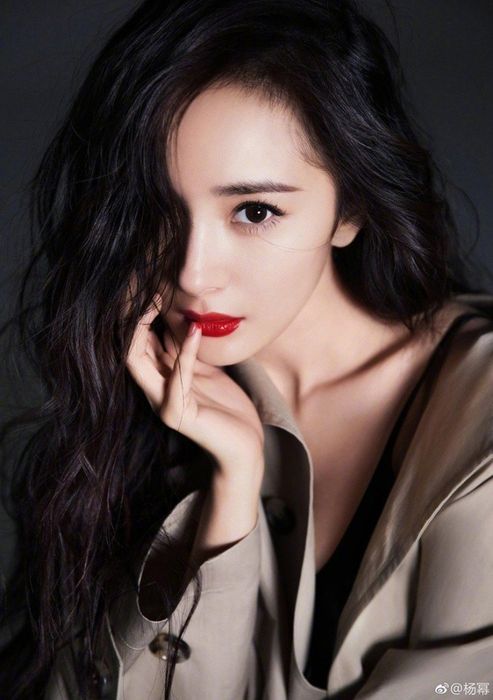 Dương Mịch (trái) và Triệu Lệ Dĩnh được nhiều người cho là giống nhau.