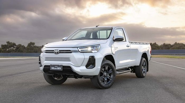 Toyota Hilux Electric 3.jpg