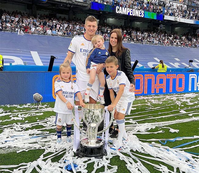 Cuộc sống với người vợ bí ẩn của Toni Kroos