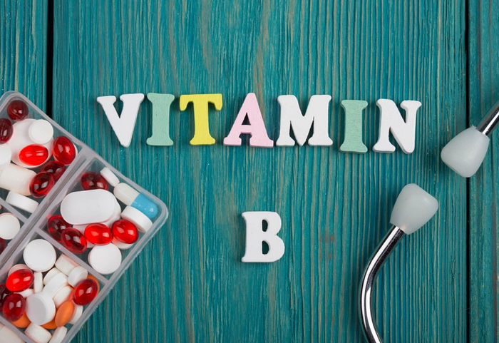 Bổ sung vitamin B giúp giảm tình trạng tê chân tay khi ngủ