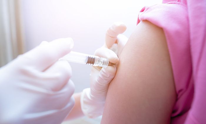 Đối tượng được bác sĩ khuyến cáo tiêm phòng vắc xin HPV là bé gái từ 9 - 26 tuổi