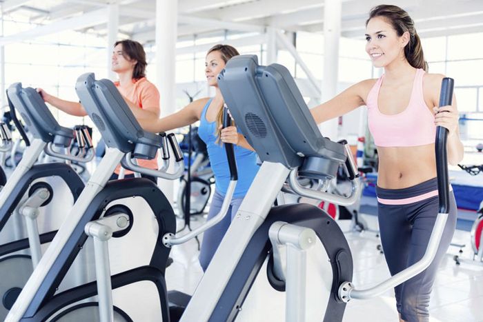 Tập gym buổi sáng giúp bạn tránh đám đông