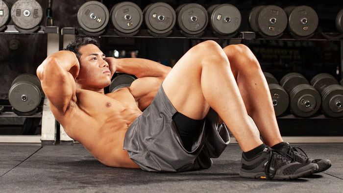 Những bài tập bụng cho nam tại phòng gym