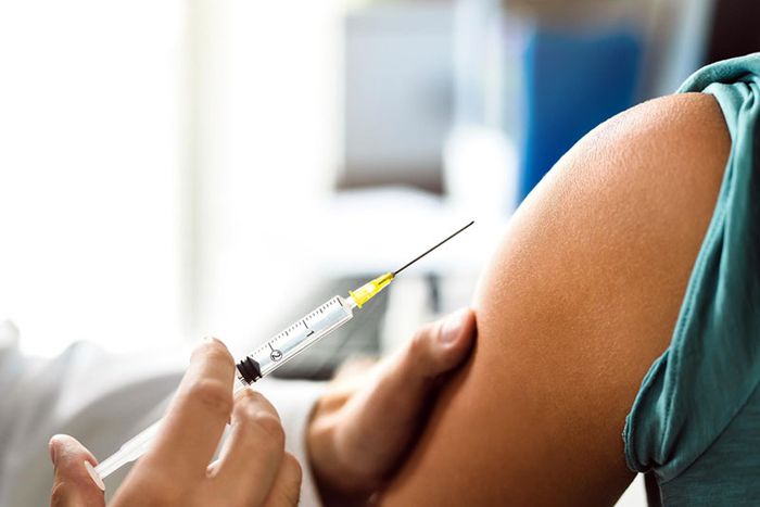 Các bác sĩ khuyến nghị bệnh nhân nên tiêm vaccine thương hàn để phòng ngừa hiệu quả