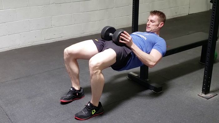 Bài tập Hip Thrust có tác động lớn đến cơ bụng