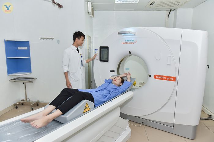 Khi bị ho có máu, bác sĩ có thể yêu cầu bạn thực hiện CT scanner.