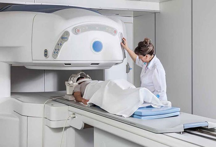 Sử dụng MRI để chẩn đoán viêm cột sống dính khớp