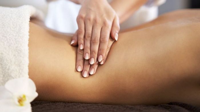 Cách massage giảm đau mỏi lưng tại nhà