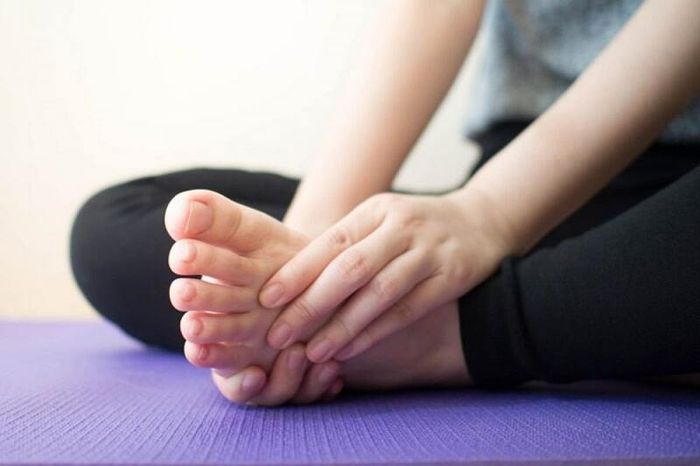 Vì sao lại bị tê chân?