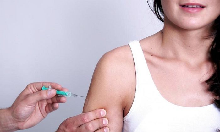 Tiêm phòng Rubella cho mẹ là biện pháp ngăn ngừa Rubella bẩm sinh ở trẻ nhỏ