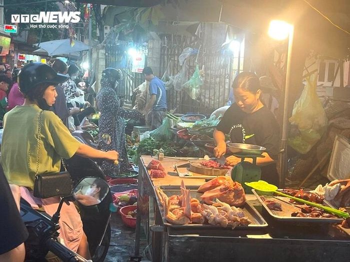 Với 200.000 đồng, bà nội trợ chỉ có thể