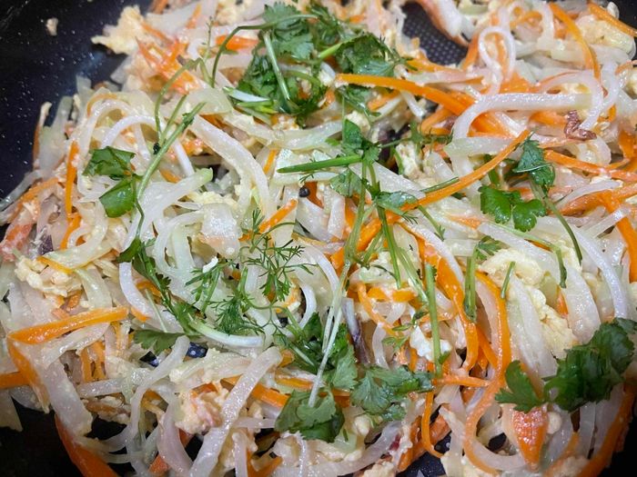 Su hào xào trứng - bữa ăn nhanh gọn cho ngày bận rộn