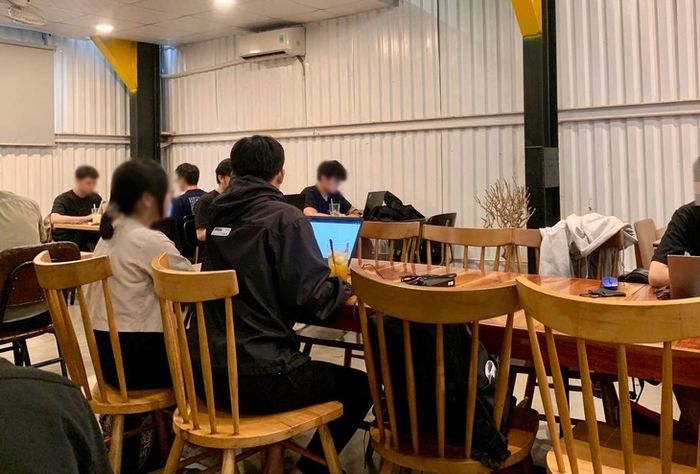 Không ai cảm thấy vui khi người khác đùa giỡn về ngoại hình của mình, đặc biệt là khi đang ở trong tình huống nhiều người.