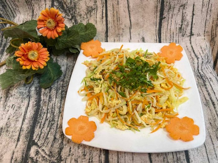 Món su hào xào trứng tiện lợi cho những ngày bận rộn