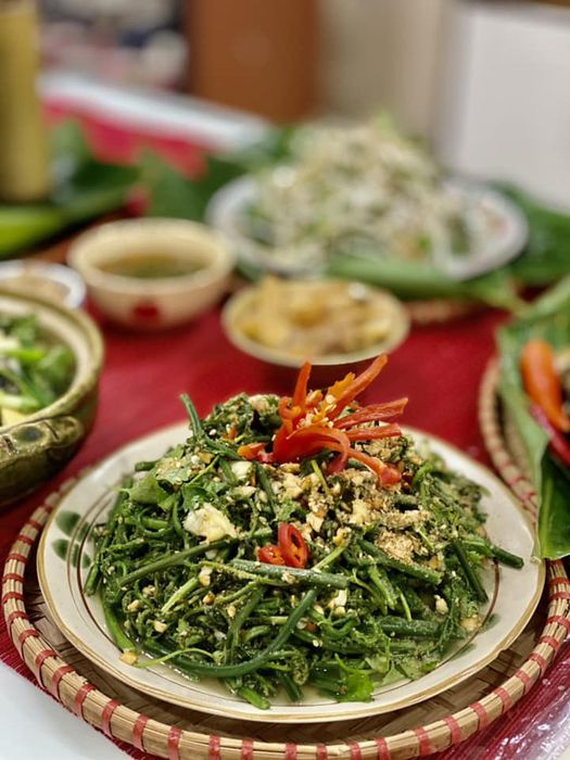 Nộm rau muống và rau rút, gỏi củ đậu thịt bò, nộm đu đủ bò khô mang đến sự thanh mát cho mùa hè