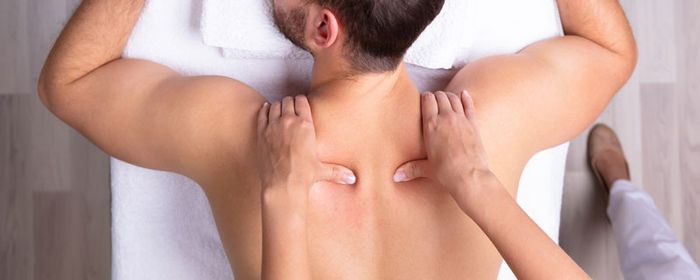 Một số bệnh nhân được chỉ định thực hiện xoa nắn mềm mô