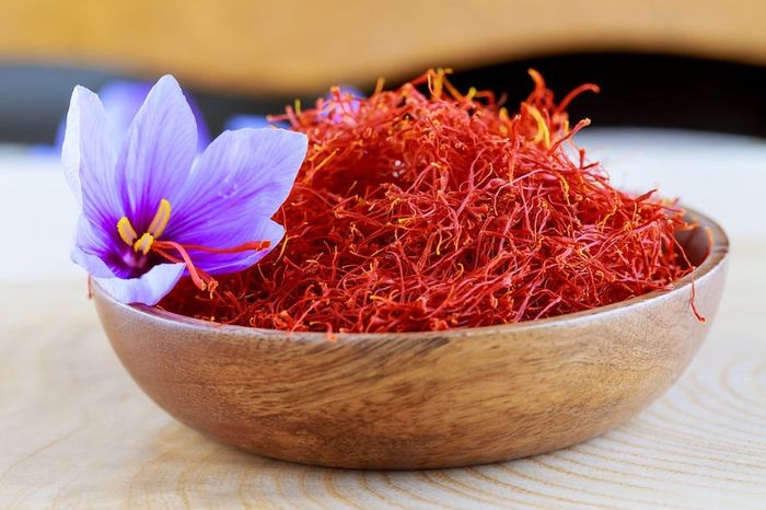 Saffron có tác dụng làm đẹp, ngăn chặn cảm giác thèm ăn và hỗ trợ giảm cân.