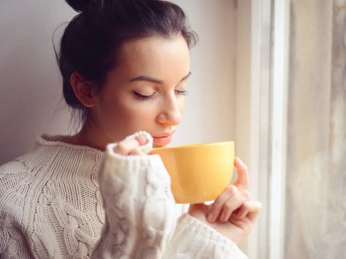 Trà thảo mộc có tác dụng giữ ấm cơ thể, giải tỏa mệt mỏi và căng thẳng.