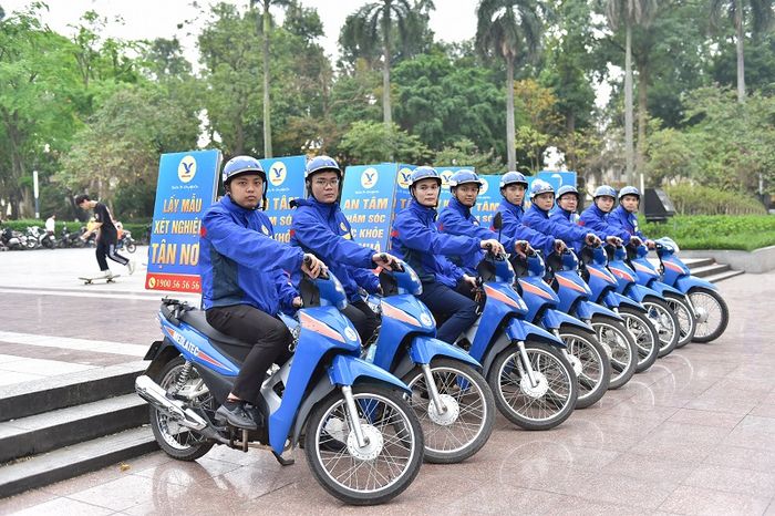 Đội ngũ nhân viên lấy mẫu xét nghiệm tận nơi của MEDLATEC phục vụ một cách nhanh chóng trên khắp cả nước