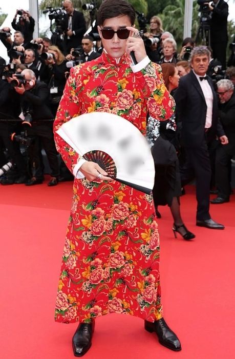 Ngoài việc khách mời làm lố trên thảm đỏ, điều gây ức chế hơn tại Cannes chính là những màn vỗ tay kéo dài trong 10 phút.