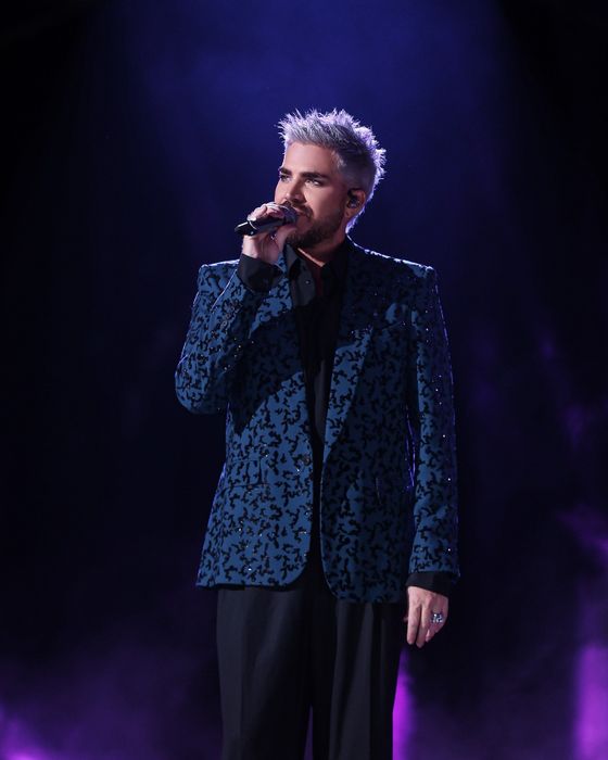 Adam Lambert tạo ra sự chú ý khi tham gia cuộc thi hát ở Trung Quốc