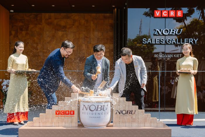 Nghi thức Đập thùng Kagami Biraki để mở màn cho những điều may mắn