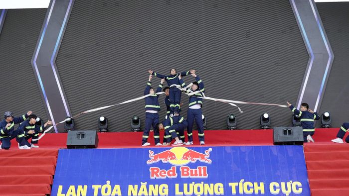 Nhiều đội nhảy tranh tài với nhiều ý tưởng truyền tải thông điệp ý nghĩa.