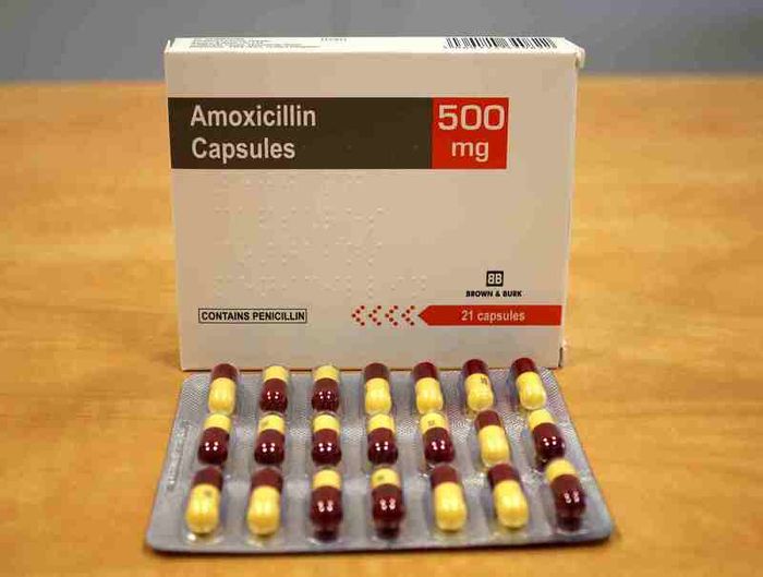 Thuốc kháng sinh Amoxicillin có thể gây dị ứng ở cả người lớn và trẻ em, vì vậy cần phải cẩn thận khi sử dụng