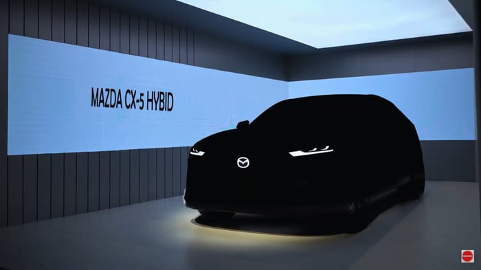 next-gen-2025-or-2026-mazda-cx-5-hybrid-cuv-takes-shape-albeit-only-virtually_1.jpg