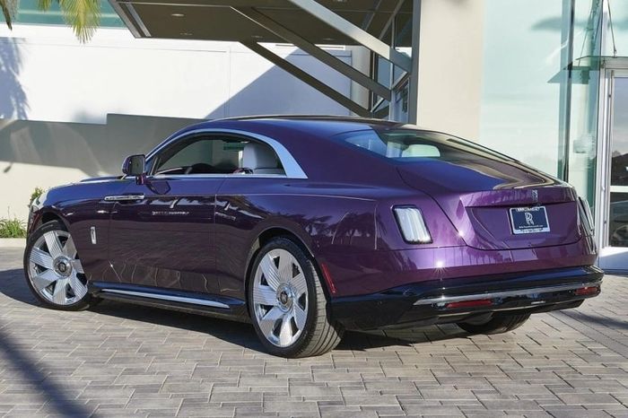 Xe Rolls-Royce Spectre phiên bản 7