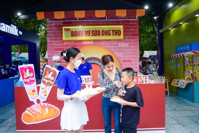 Bánh mì chấm sữa - một phần không thể thiếu trong văn hoá ẩm thực của người Việt Nam - Ảnh 4.