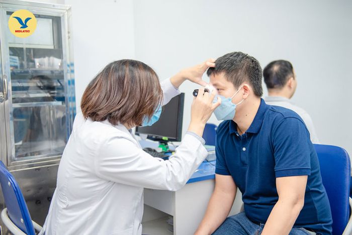 Quy trình đo thị lực bao gồm nhiều bước