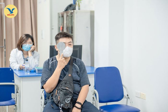 Khám mắt định kỳ mang lại nhiều lợi ích