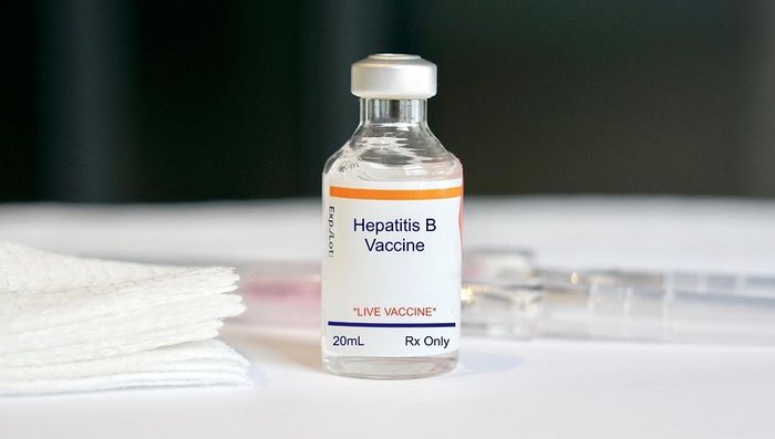 Vaccine chống viêm gan B được sản xuất theo công nghệ tái tổ hợp.