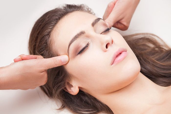 Massage đều đặn để mắt luôn khỏe mạnh và sáng rõ