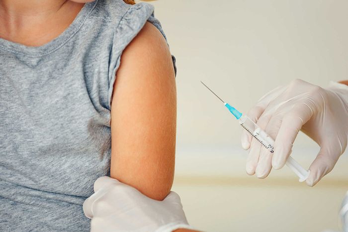 Tiêm vắc xin Rubella là phương án đầu tiên cho câu hỏi về việc tiêm phòng trước khi mang thai