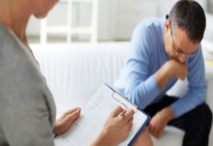 Quan hệ khi bị sùi mào gà có thể gây ra nhiều vấn đề về sức khỏe.