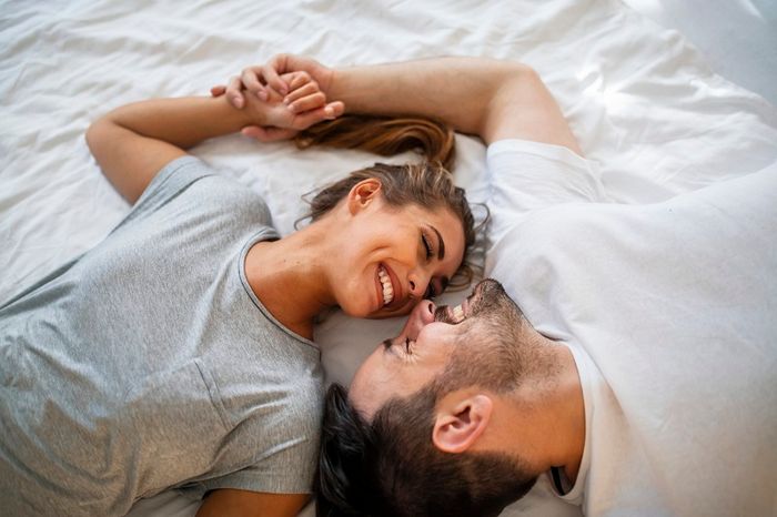 Cả hai cần sẵn sàng tinh thần và đồng ý trước khi quan hệ tình dục