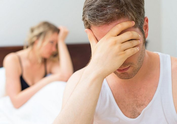 Mãn dục thường bắt đầu ở nam giới từ 70 tuổi trở lên.