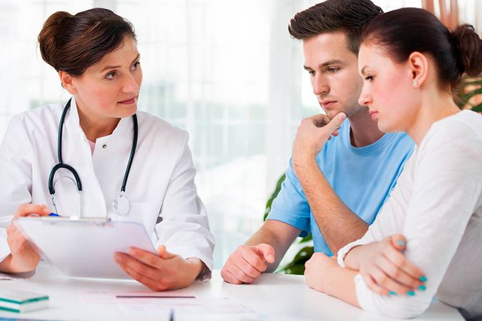 Có nhiều nguyên nhân bất ngờ gây ra tình trạng hiếm muộn ở nam giới