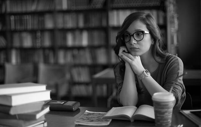 Phải Giải Quyết Thế Nào Khi Giáo Viên Thiên Vị Trong Việc Chấm Điểm?