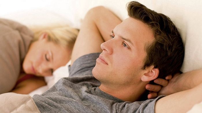 Tinh trùng yếu: Vấn đề không chỉ riêng của nam giới