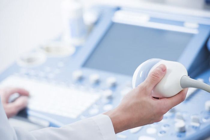 Siêu âm là phương pháp phát hiện giãn tĩnh mạch thừng tinh để lựa chọn phương pháp điều trị thích hợp.