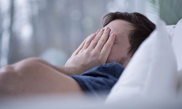 Khi tỉnh dậy, người mắc bệnh ngừng thở khi ngủ thường cảm thấy đau đầu và mệt mỏi