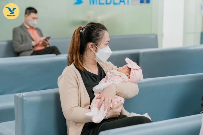 Chuyên gia khuyến cáo việc tiêm phòng lao phổi cho trẻ ngay sau khi sinh