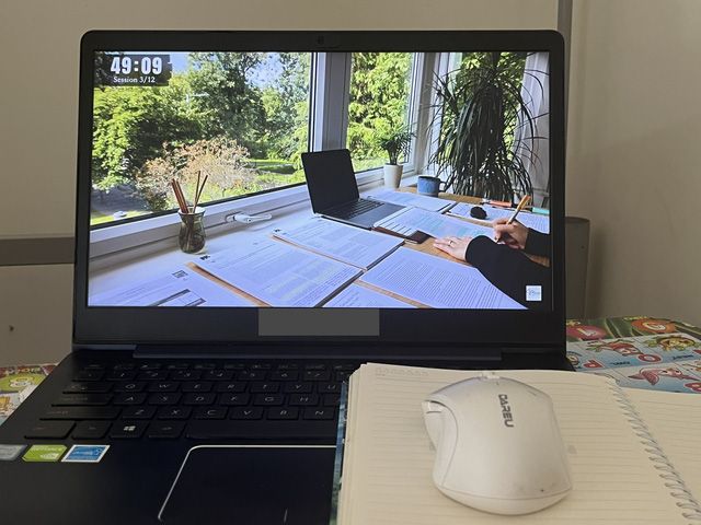 Một chiếc laptop phù hợp sẽ giúp sinh viên mới tập trung vào việc học tốt hơn. Ảnh minh họa: Thái Thanh
