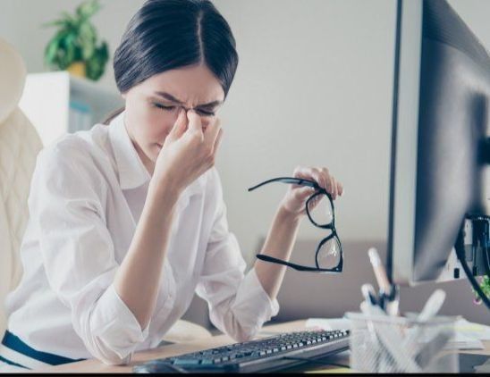 Cách bảo vệ mắt của bạn khi sử dụng máy tính thường xuyên - Hình Ảnh 2